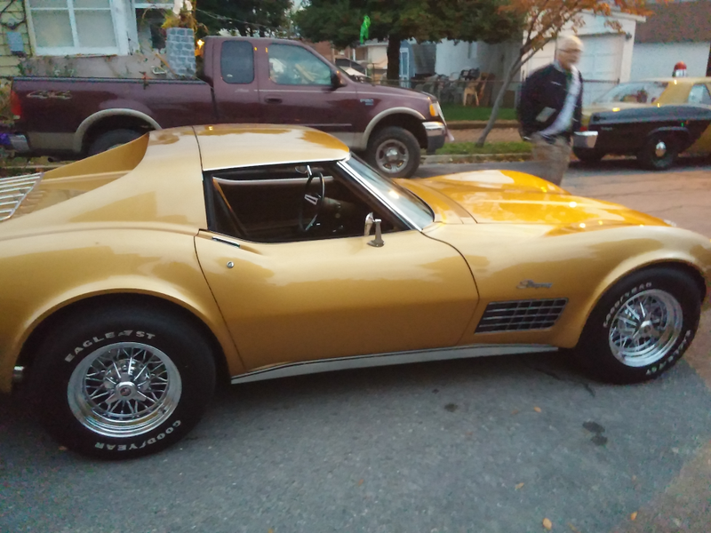 Illustration for article titled Halloween Parade Car Show Photodump